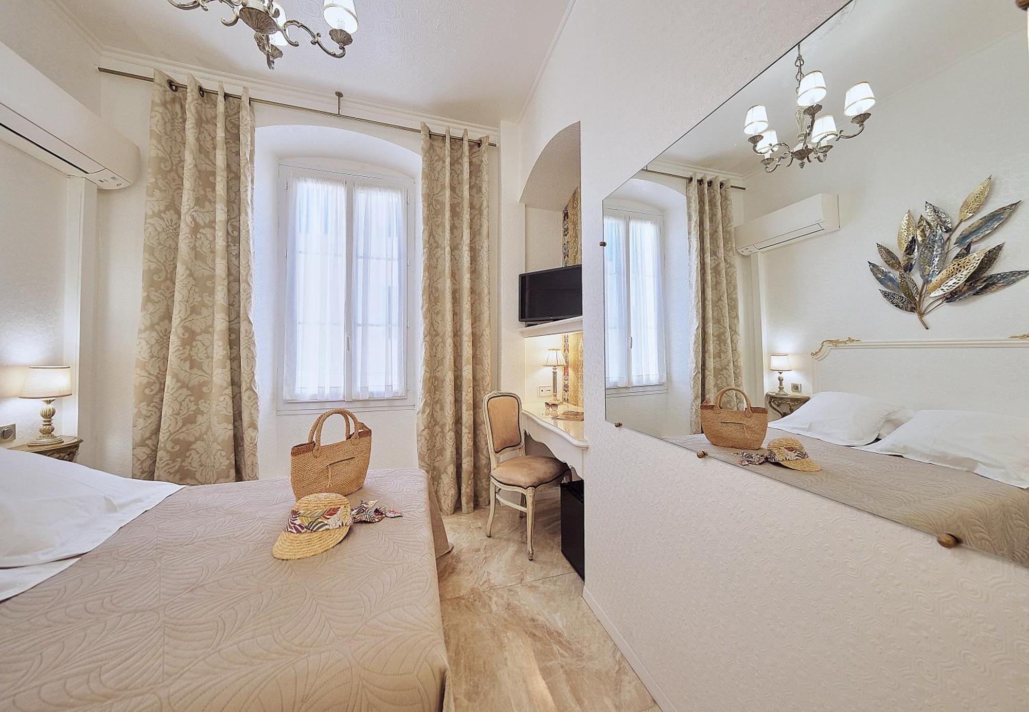 Le Magnolia Hotel Calvi  Ngoại thất bức ảnh