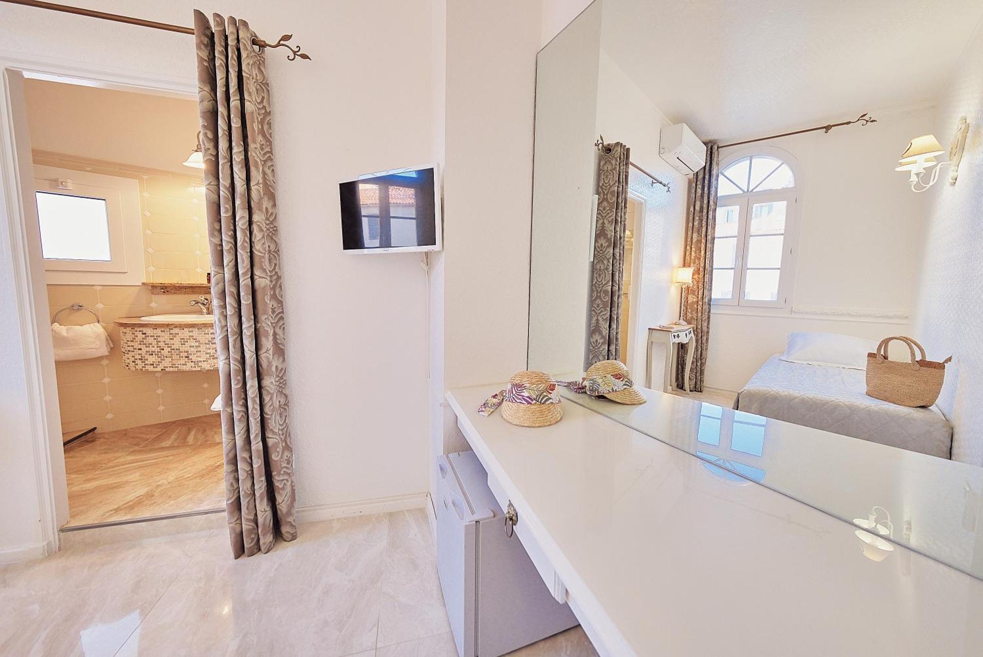 Le Magnolia Hotel Calvi  Ngoại thất bức ảnh