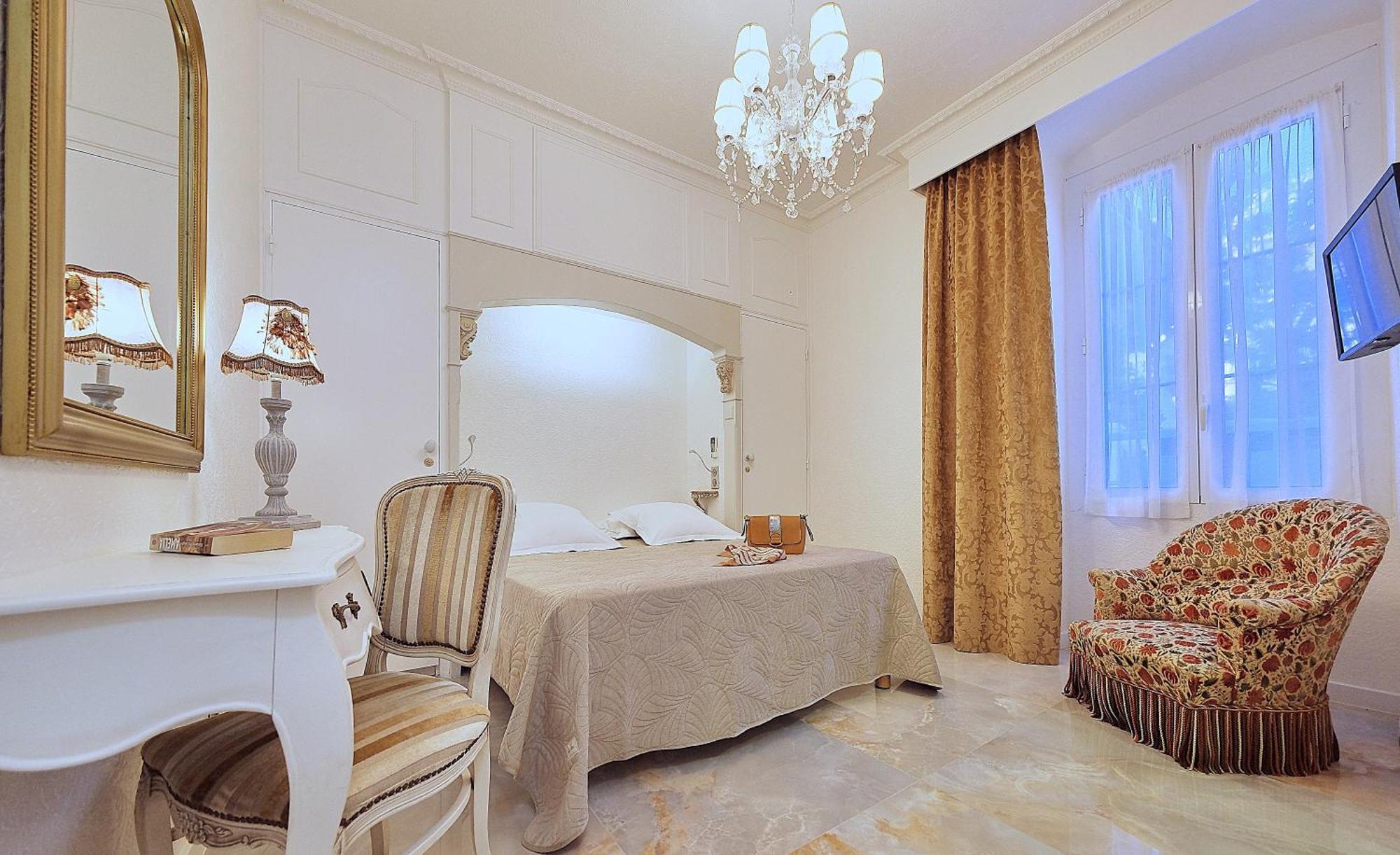 Le Magnolia Hotel Calvi  Ngoại thất bức ảnh